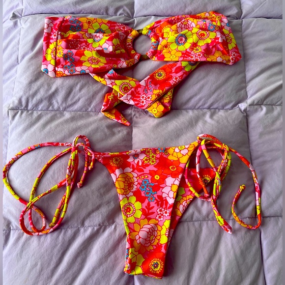 Kulani Kini Sunny Sangria bikini top and bottom. - Picture 1 of 6